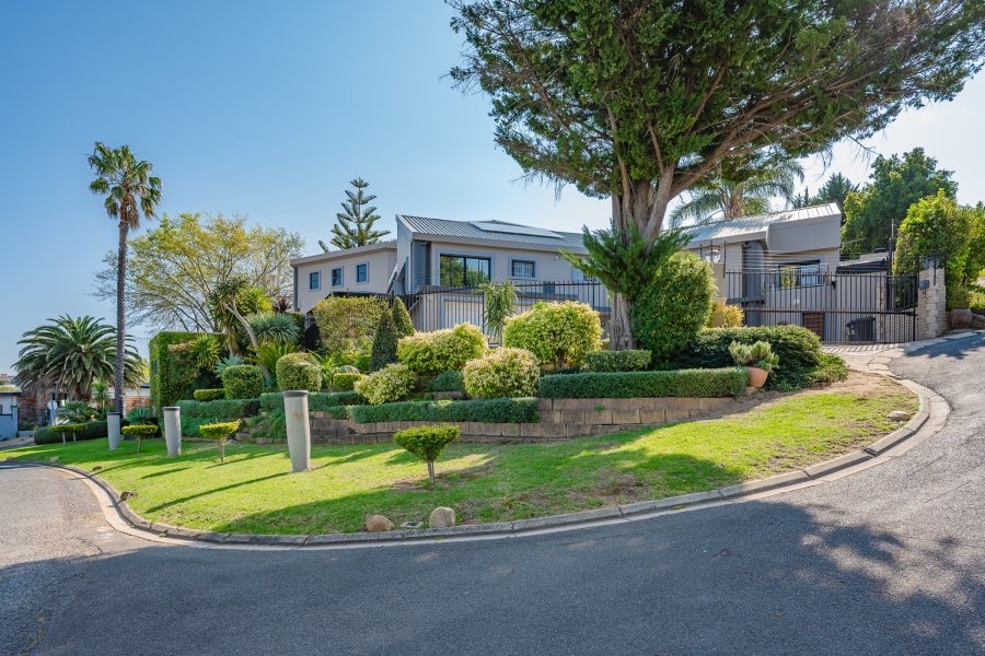4 Bedroom Property for Sale in La Concorde Western Cape
